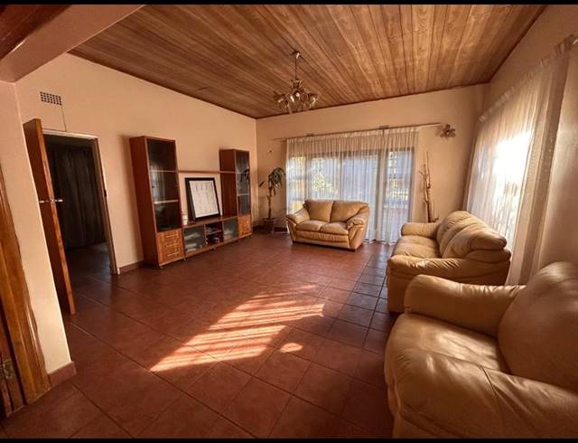 4 BEDROOM HOUSE FOR SALE IN KENSINGTON